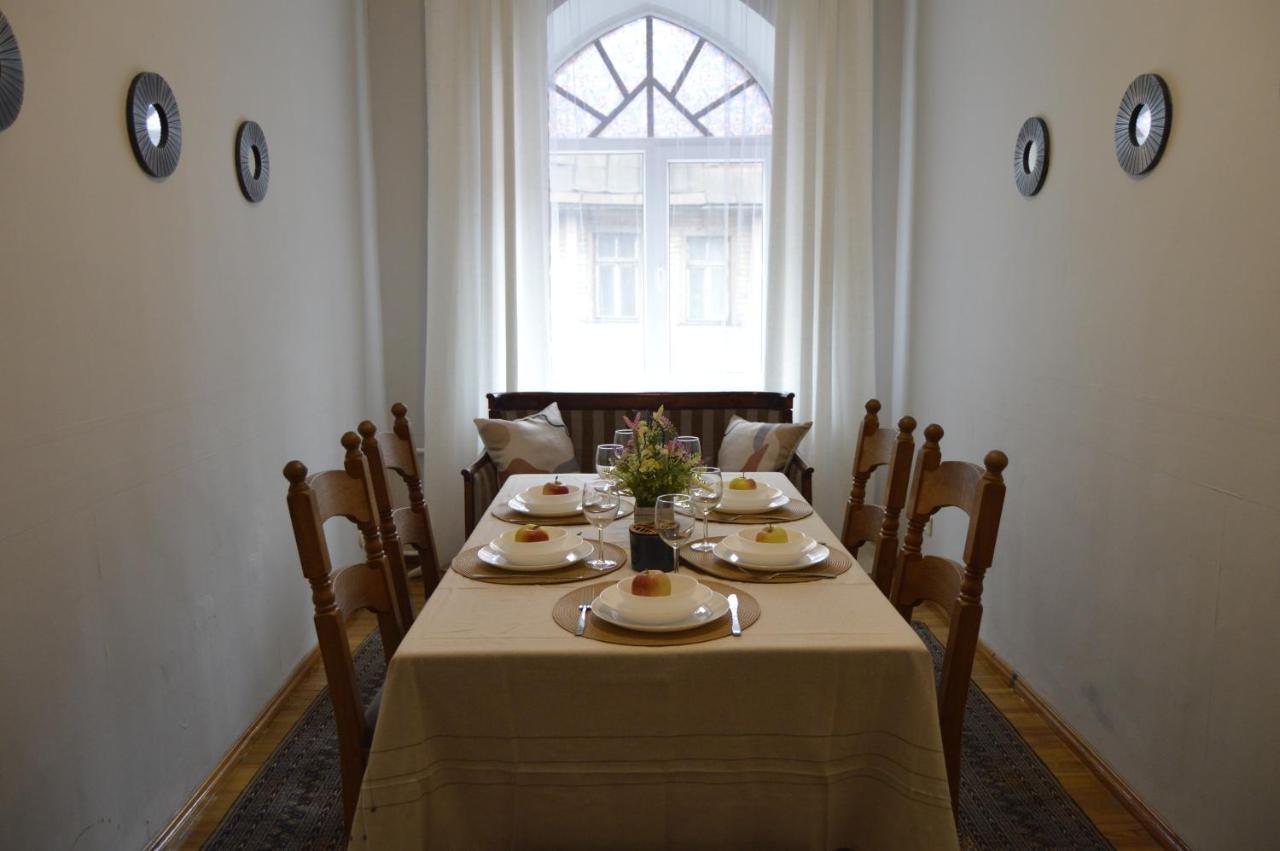 Unique Spacious Classic 3 Bedroom Midtown Apartment ! Billiard Room ! Riga Exteriör bild