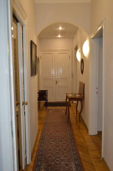 Unique Spacious Classic 3 Bedroom Midtown Apartment ! Billiard Room ! Riga Exteriör bild